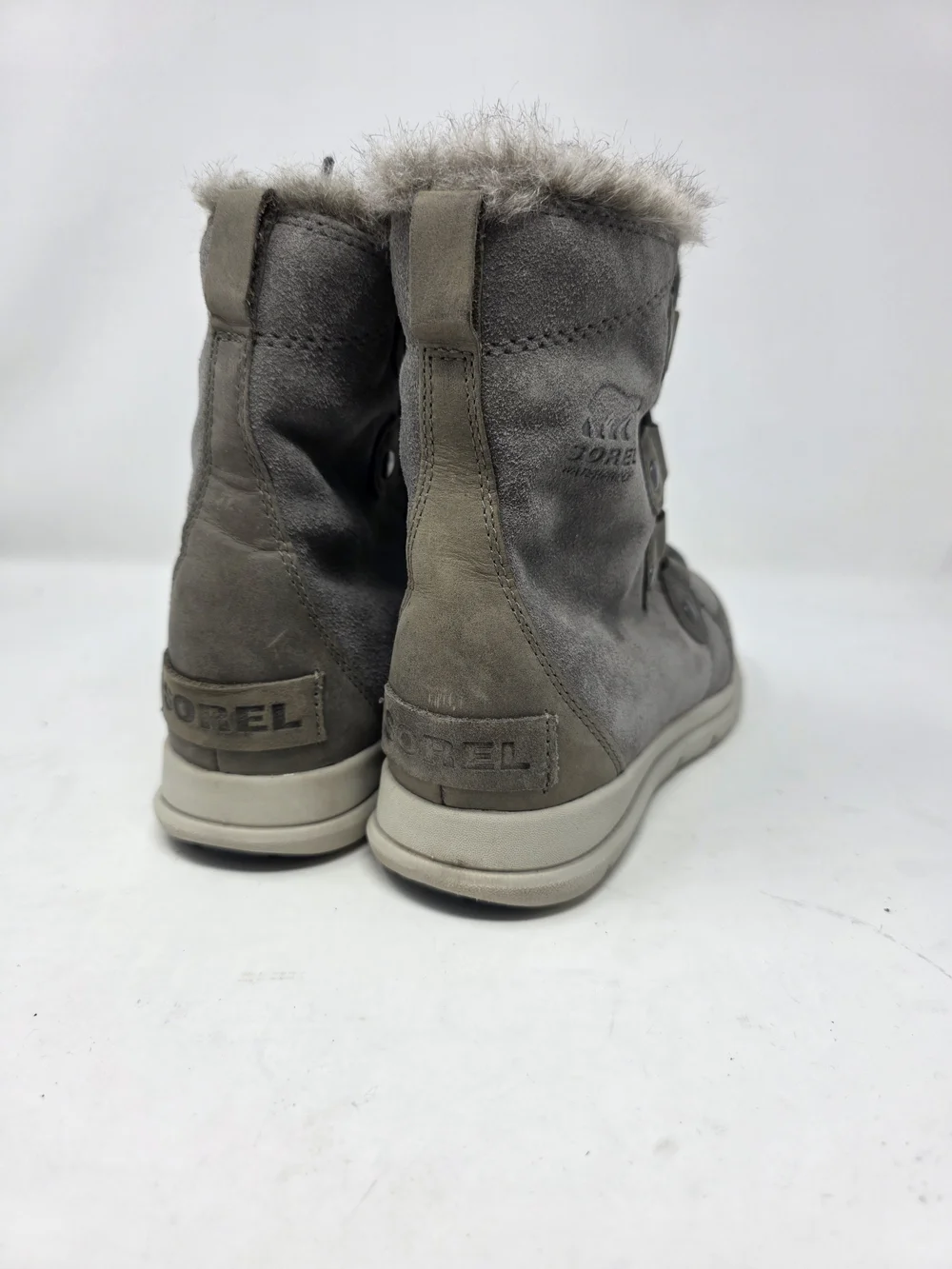 Sorel Whitney Short Waterproof Suede Faux Fur Winter Boots Womens Size 8.5 Grey